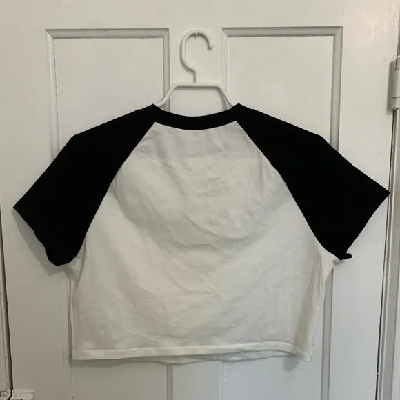 H&M Cropped Ontario Ringer Tee - Picture 3 of 7